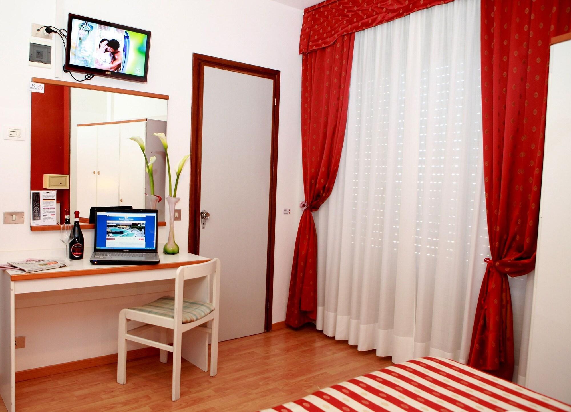 לידו די ג'סולו Hotel American מראה חיצוני תמונה