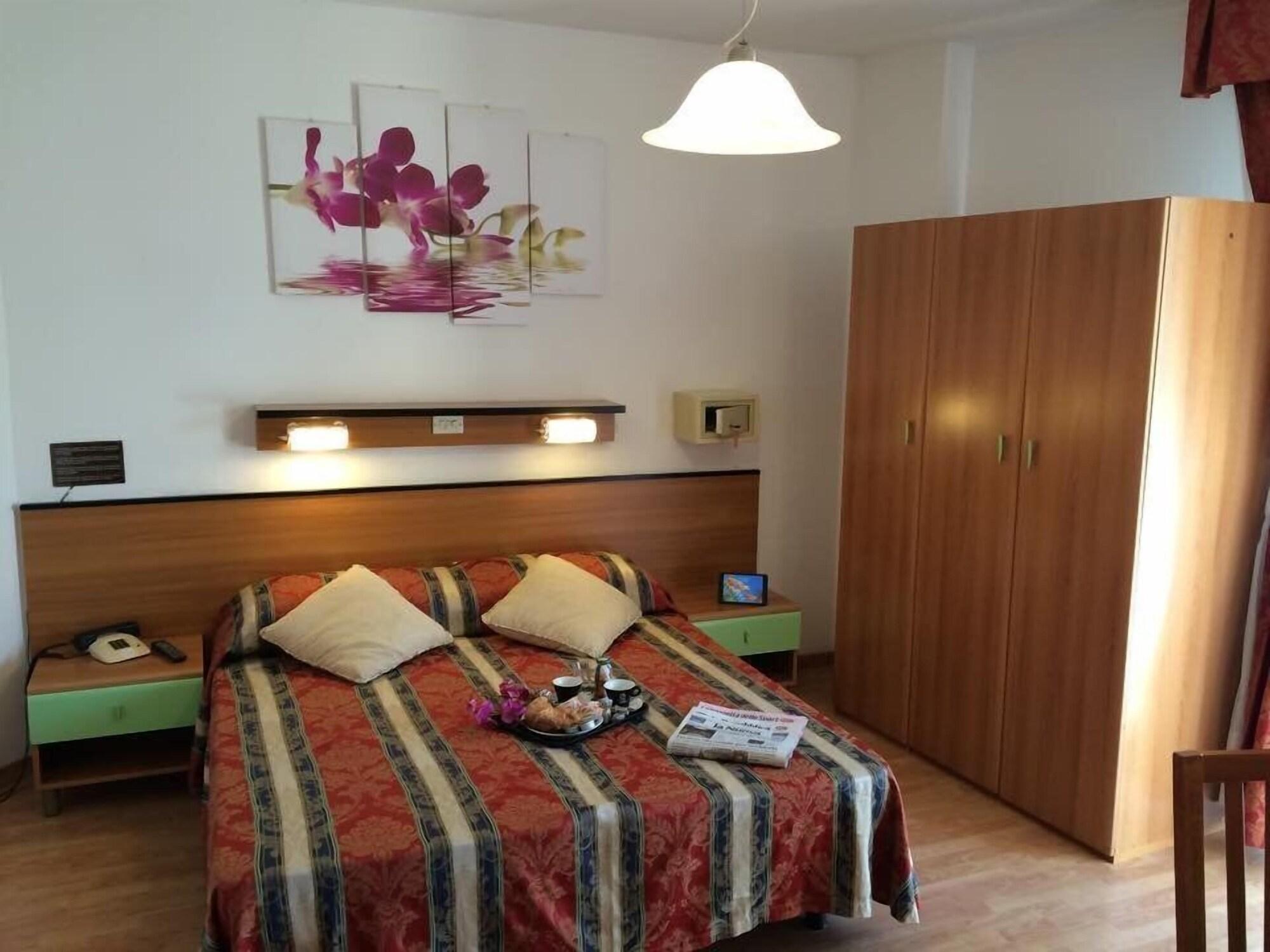 לידו די ג'סולו Hotel American מראה חיצוני תמונה