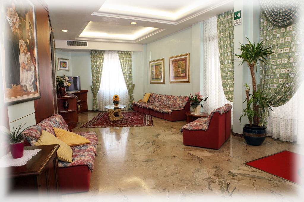 לידו די ג'סולו Hotel American מראה חיצוני תמונה