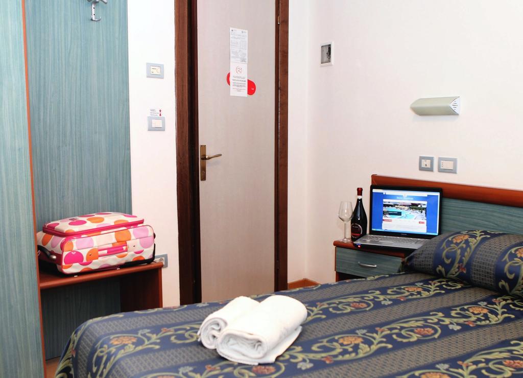 לידו די ג'סולו Hotel American מראה חיצוני תמונה