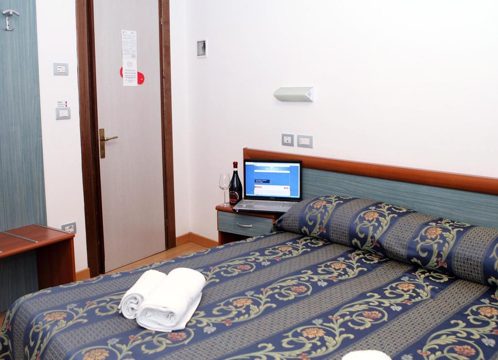 לידו די ג'סולו Hotel American מראה חיצוני תמונה