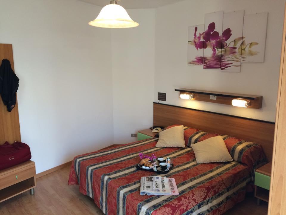 לידו די ג'סולו Hotel American מראה חיצוני תמונה